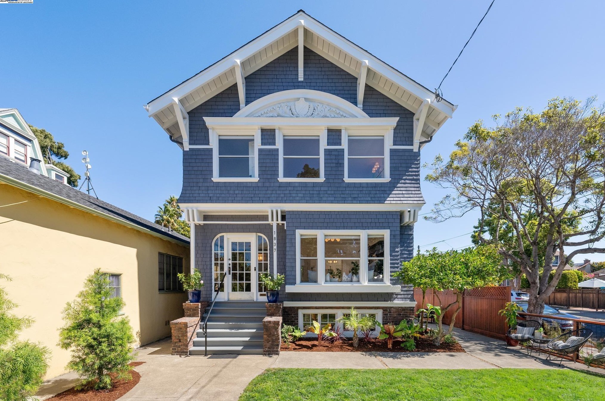 1837 Santa Clara Ave, Alameda CA  94501-2666 exterior