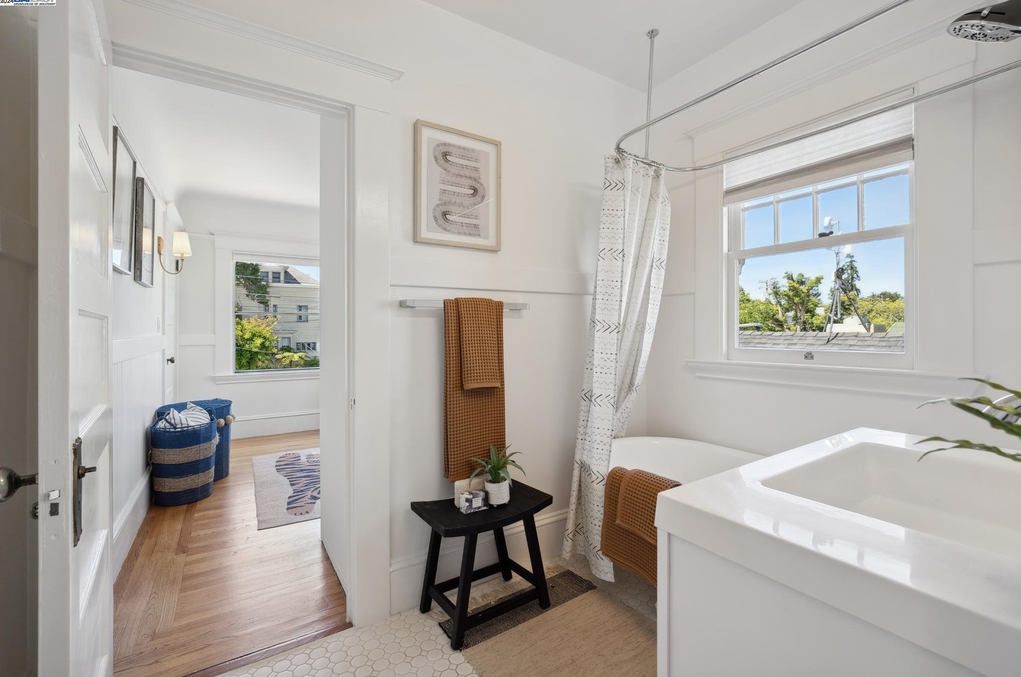 1837 Santa Clara Ave, Alameda CA  94501-2666 exterior
