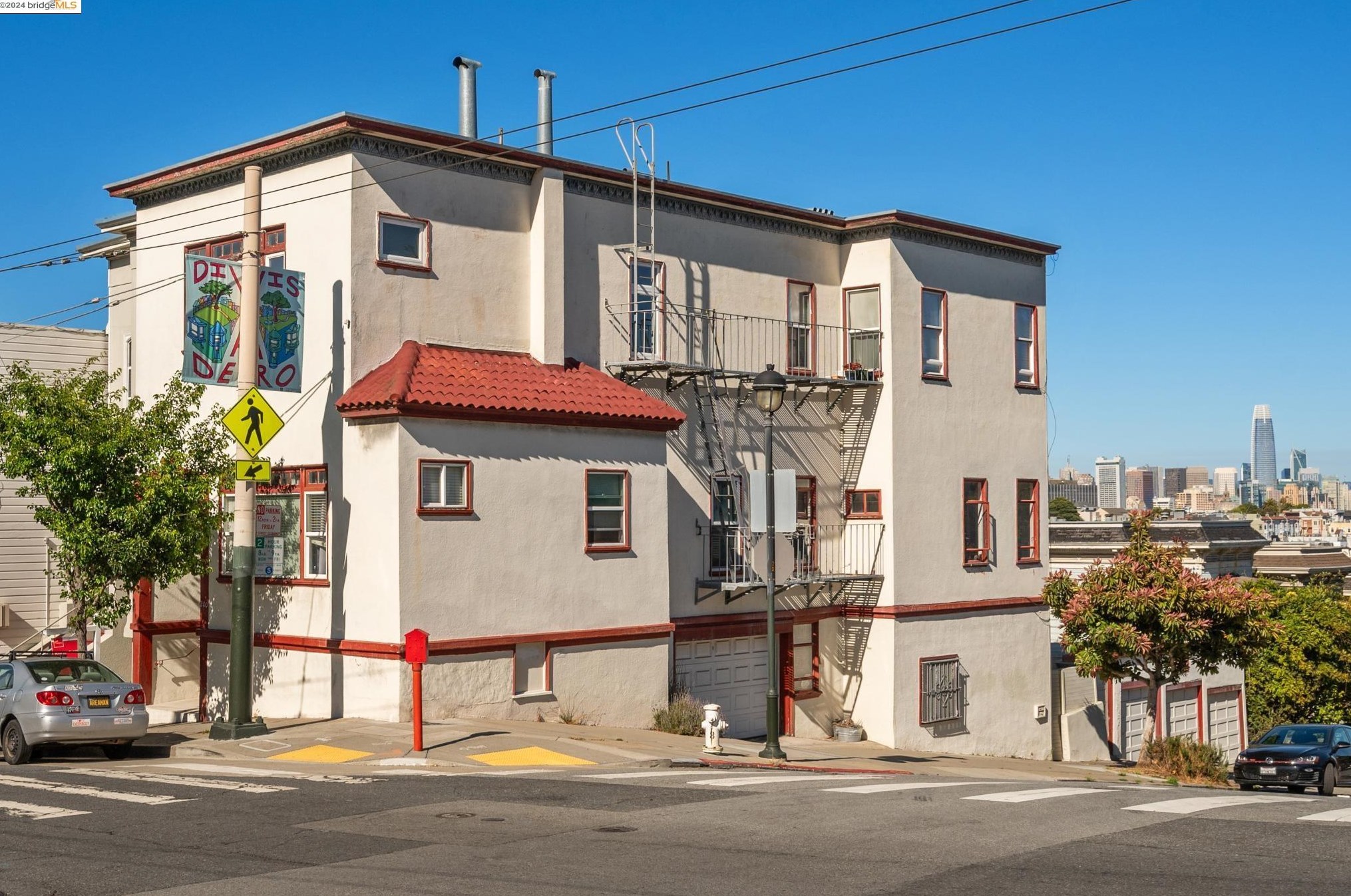 200 Divisadero St, San Francisco CA  94117-3270 exterior