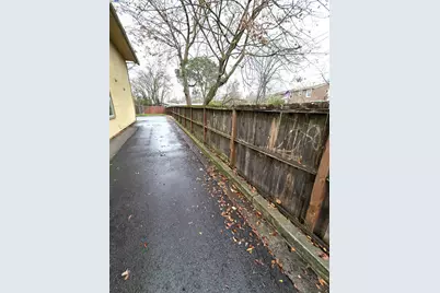 3135 Academy Way, Sacramento, CA 95815 - Photo 10