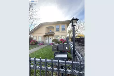 3135 Academy Way, Sacramento, CA 95815 - Photo 2