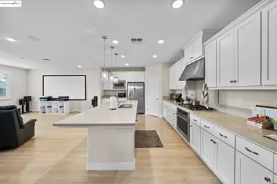 1052 Camborne Dr, Manteca, CA 95336 - Photo 4