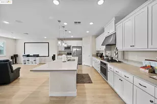 1052 Camborne Dr, Manteca, CA 95336 - Photo 4