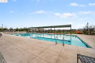 1052 Camborne Dr, Manteca, CA 95336 - Photo 2