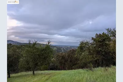 22346 Regnart Rd, Cupertino, CA 95014 - Photo 16