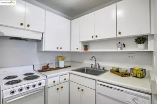 3 Admiral Dr, Emeryville, CA 94608 - Photo 16