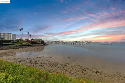 3 Admiral Dr #F370, Emeryville, CA 94608 - Photo 28