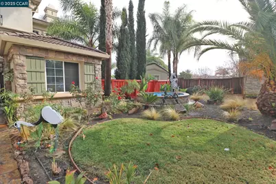 1097 Teal Ct, Brentwood, CA 94513 - Photo 14