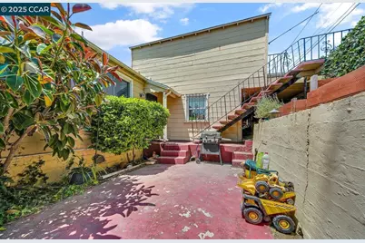 9305 Burr St, Oakland, CA 94605 - Photo 4