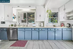 9305 Burr St, Oakland, CA 94605 - Photo 12