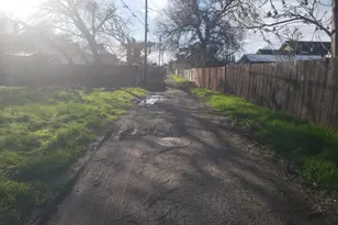 2387 Lafayette St, Stockton, CA 95205 - Photo 1