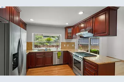 11 Oak Tree Court, San Rafael, CA 94903 - Photo 16