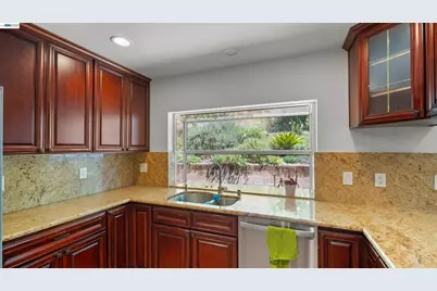 11 Oak Tree Court, San Rafael, CA 94903 - Photo 18