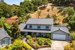 11 Oak Tree Ct, San Rafael, CA 94903 - Photo 2