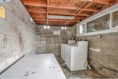 7448 Lockwood St, Oakland, CA 94621 - Photo 28