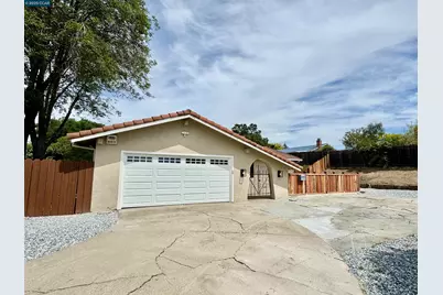 124 Fuschia Ct, Martinez, CA 94553 - Photo 2