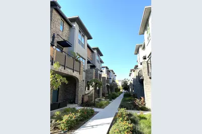 542 Santa Maria Ter #5, Sunnyvale, CA 94085 - Photo 1
