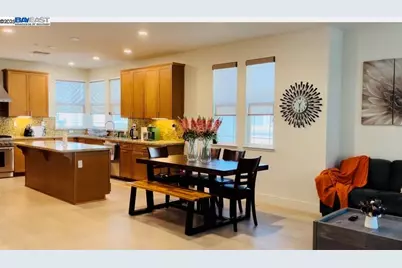 542 Santa Maria Ter #5, Sunnyvale, CA 94085 - Photo 4