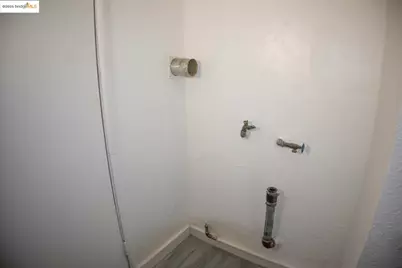 6921 Flora St, Oakland, CA 94621 - Photo 12