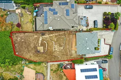 7968 Michigan Ave, Oakland, CA 94605 - Photo 32