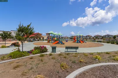 28 Springbrook Ln, Pittsburg, CA 94565 - Photo 46