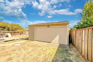 10504 Voltaire Ave, Oakland, CA 94603 - Photo 4