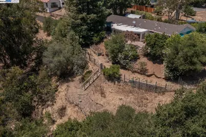 19394 Bainter Ave, Los Gatos, CA 95030 - Photo 12