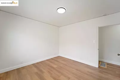 8117 Ney Ave, Oakland, CA 94605 - Photo 44