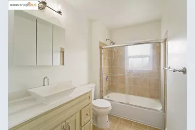 8117 Ney Ave, Oakland, CA 94605 - Photo 36