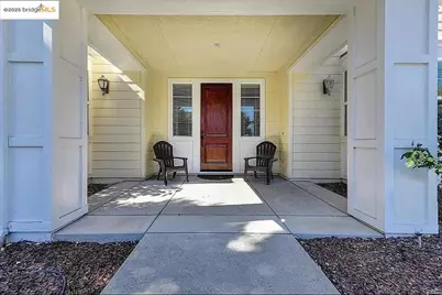 9670 Canopy Tree St, Roseville, CA 95747 - Photo 2