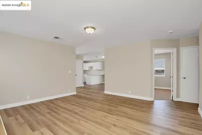 10500 Creekside Circle, Oakland, CA 94603 - Photo 12