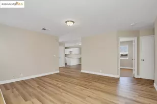 10500 Creekside Cir, Oakland, CA 94603 - Photo 12