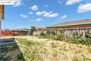 10500 Creekside Cir, Oakland, CA 94603 - Photo 24