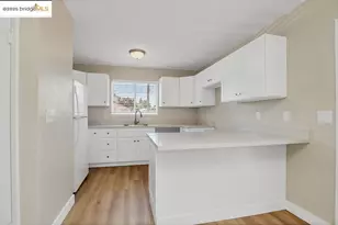 10500 Creekside Cir, Oakland, CA 94603 - Photo 8