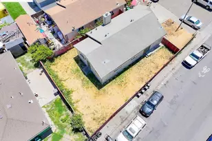 10500 Creekside Cir, Oakland, CA 94603 - Photo 2