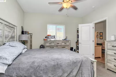 9409 Carter Ct, Stockton, CA 95209 - Photo 16