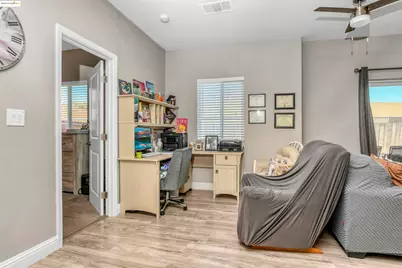 9409 Carter Ct, Stockton, CA 95209 - Photo 14