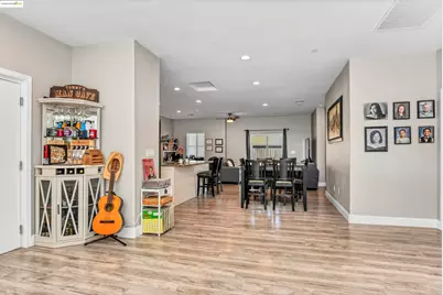 9409 Carter Ct, Stockton, CA 95209 - Photo 6