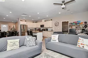 9409 Carter Ct, Stockton, CA 95209 - Photo 12