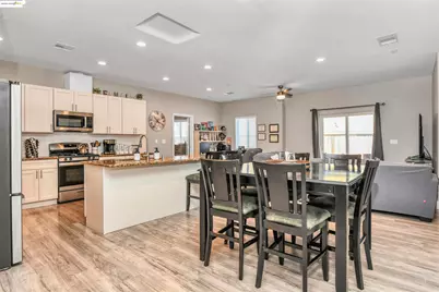 9409 Carter Ct, Stockton, CA 95209 - Photo 8