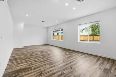 339 Astilbe Street, Discovery Bay, CA 94505 - Photo 4