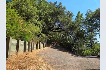 100 Black Log Rd, Kentfield, CA 94904 - Photo 1