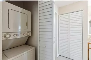 680 Dartmore Ln, Hayward, CA 94544 - Photo 24