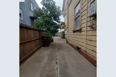 1737 13th Ave, Oakland, CA 94606 - Photo 22