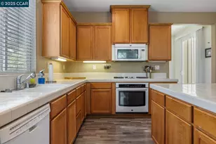 1117 Van Gogh Ln, Patterson, CA 95363 - Photo 16