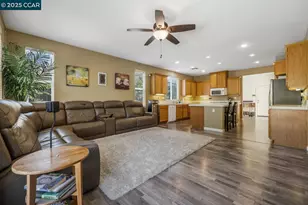 1117 Van Gogh Ln, Patterson, CA 95363 - Photo 14