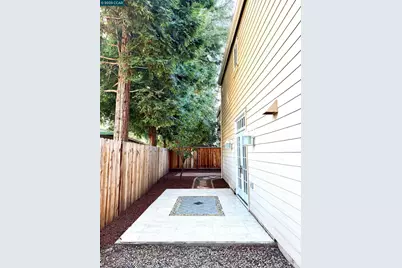 54 Village Square Pl, Pleasant Hill, CA 94523 - Photo 18