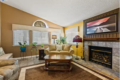 1995 Edgeview Way, Discovery Bay, CA 94505 - Photo 4