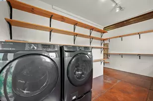 1828 Arrowhead Dr, Oakland, CA 94611 - Photo 14