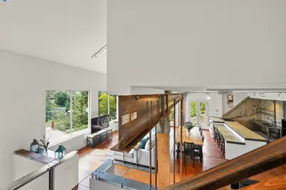 1828 Arrowhead Dr, Oakland, CA 94611 - Photo 10